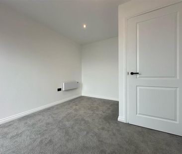3 bedroom apartment to rent - Photo 3