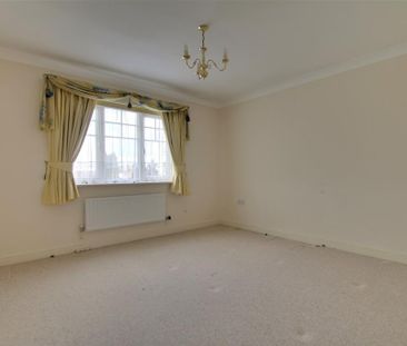 4 bedroom detached house to rent - Photo 6