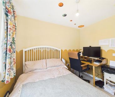 3 bedroom detached house to rent - Photo 2