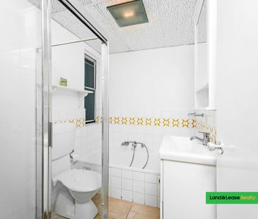 Spacious two bedroom apartment in convenient location For Rent at K... - Photo 5