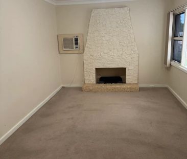 10 Hambledon Crescent, Armadale WA 6112 - Photo 2