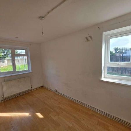 Langdon Crescent, London, E6 - Photo 4
