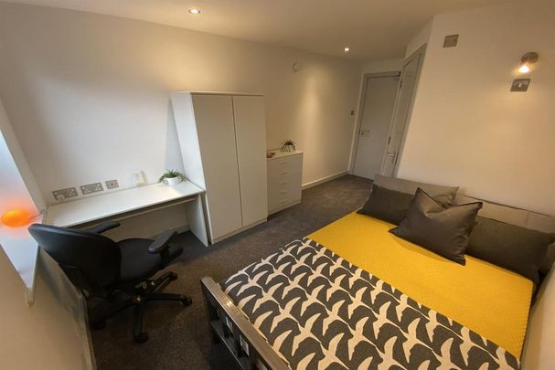 5 bedroom apartment to rent - Photo 1