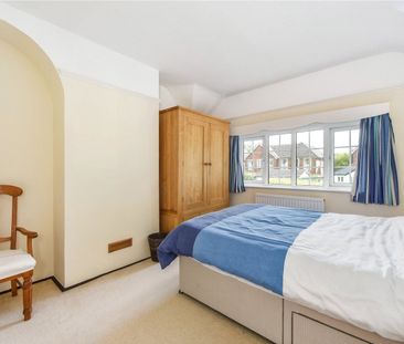 A well presented, detached family home, ideally located close to th... - Photo 2