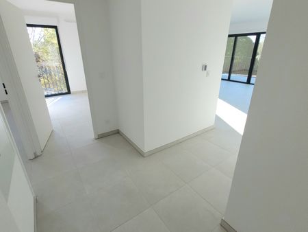 Location Appartement 3 pièces 78m² AIX EN PROVENCE 13100 - Photo 5