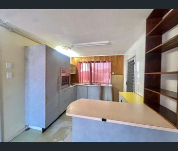 Family Home - Photo 2