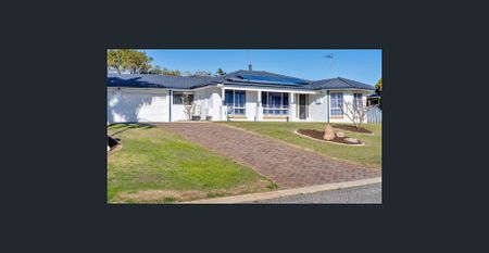 Coastal Living in Quiet Old Halls Head - Photo 3