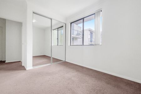 18/1-11 Lydbrook Street, Westmead. - Photo 3