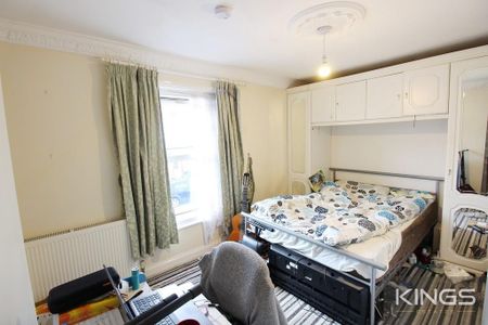 3 bedroom terraced house to rent - Photo 4
