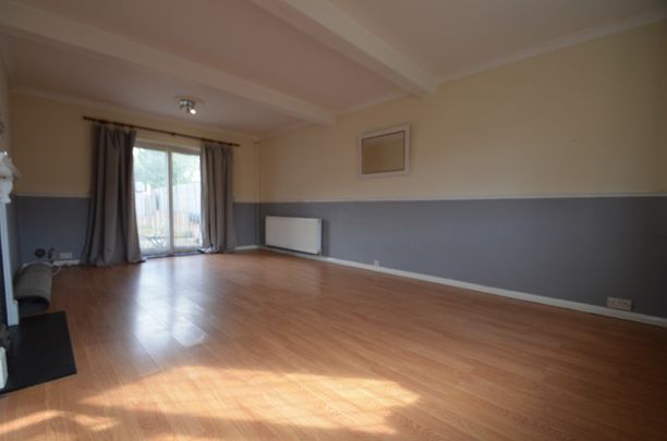 3 bedroom Semi-detached house to rent - Photo 1