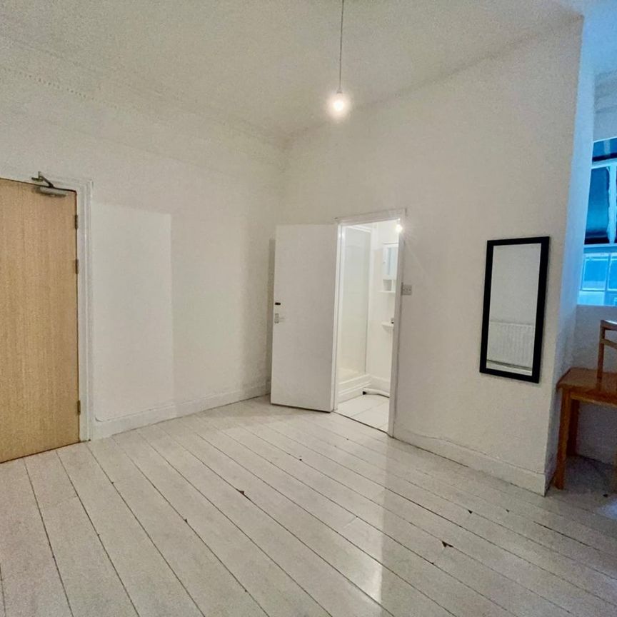 Studio Flat, Ferme Park Road, N8 - Photo 1