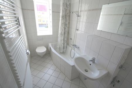 Lichtdurchflutete 3-Zimmer Wohnung in der Curiesiedlung mit Tiefgarage und Gartenblick - Photo 3