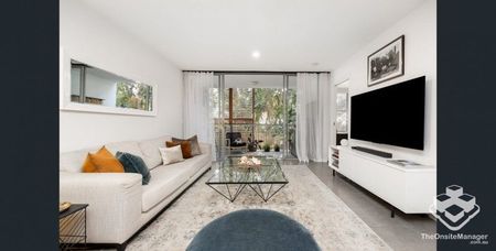 With Heated Pool & Full-Size Gym â Modern 3 Bedroom Apartment - Photo 3