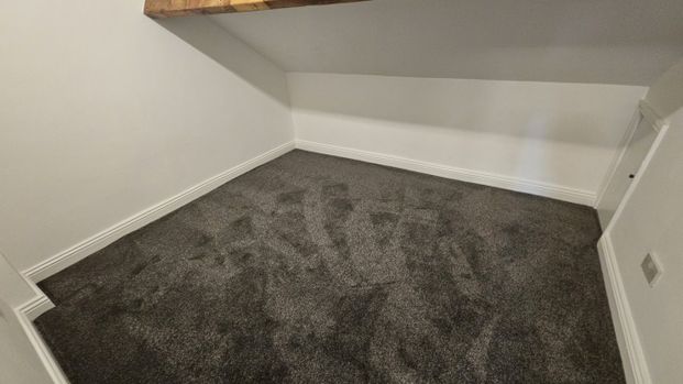 1 bed Studio - To Let - Photo 1