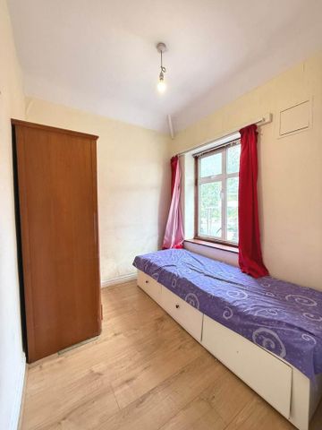 4 bedroom semi-detached house to rent - Photo 3