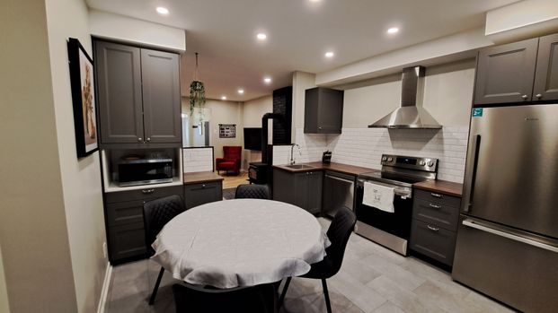 Plateau Mont-Royal: 4 closed bedroom appartment - Photo 1