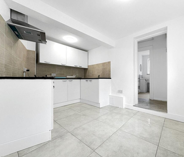 Castle Road, Chatham. ME4 - Photo 5