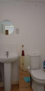 Harding House, Swindon, Wiltshire, SN1 - Photo 4