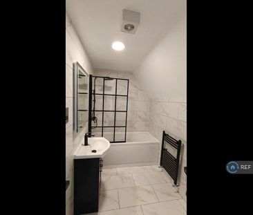 1 bedroom in a house share to rent - Photo 6