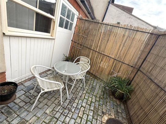 3 bedroom maisonette to rent - Photo 1