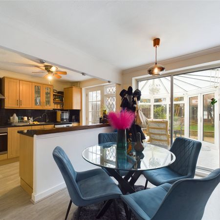 Winchester Drive, Maidenhead Winchester Drive, Maidenhead - Photo 3