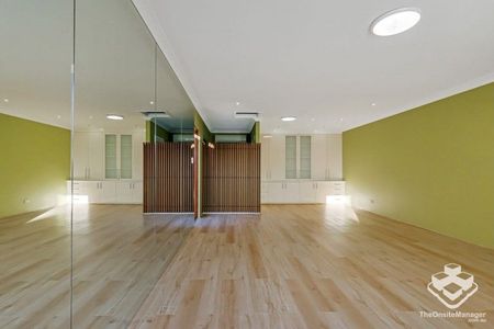 Robertson Luxury 6-Bedroom Family Home with Cinema, Granny flat - Photo 2