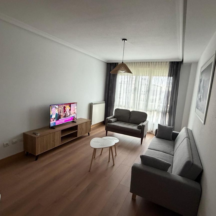 Piso de alquiler en Calle Alcalde Bravo García, 8, Tejares - Chamberí - Alcades - Photo 1