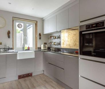 One Tree Hill Road, Guildford, GU4 - Photo 2