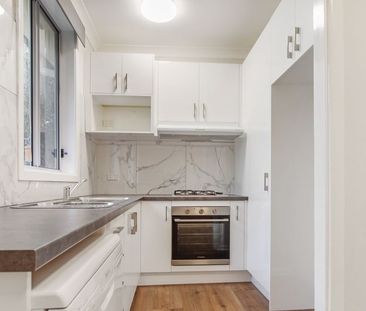 Renovated House Close to University - Photo 1