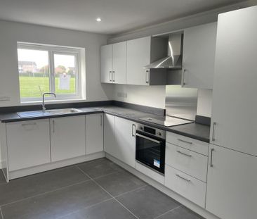 2 bedroom terraced house to rent - Photo 4