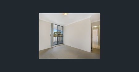 SPACIOUS 3 BEDROOM APARTMENT - HEART OF THE JUNCTION! - Photo 2