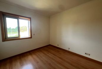 T3 em Esgueira (suite, varandas, cozinha equipada)