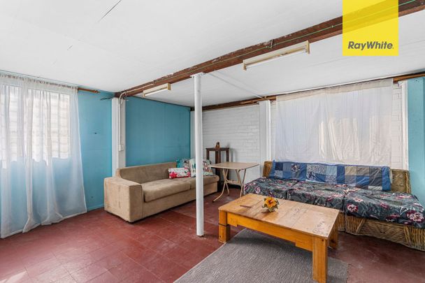 Stones Throw to Everywhere With Aircon and Solar - Photo 1