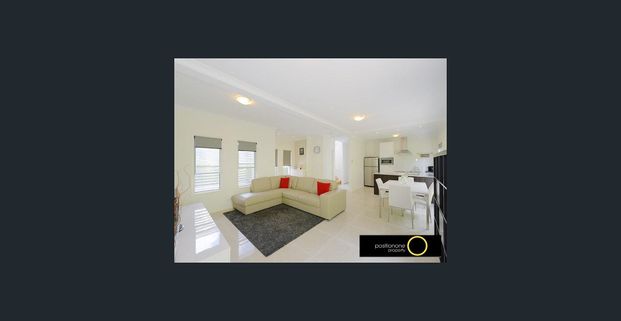 Modern Three-Bedroom Home with Private Courtyard. - Photo 1