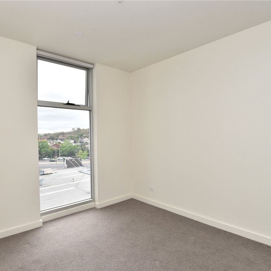 409/33 Racecourse Road - Photo 1