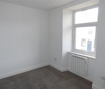 1 bedroom Flat To Let - Photo 5