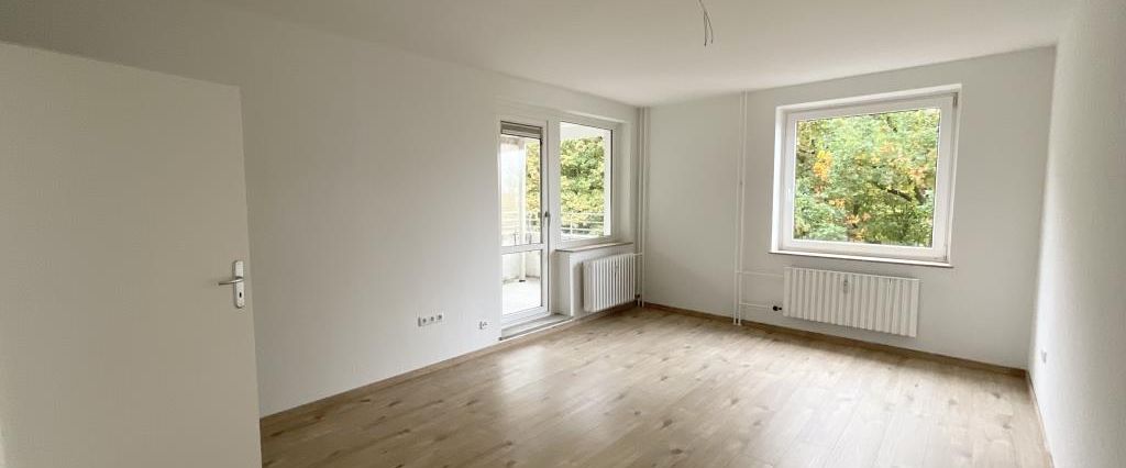 Renovierte 3-Zimmer-Wohnung mit neuem Bad, Balkon und Fahrstuhl! - Foto 1