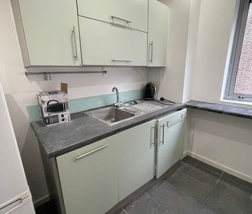 Room in a Shared Flat, Bromley High Street, E3 - Photo 6