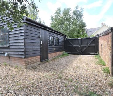 4 bedroom terraced house to rent - Photo 5