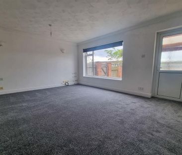 3 bedroom end of terrace house to rent - Photo 2