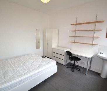 6 bedroom house to rent - Photo 1