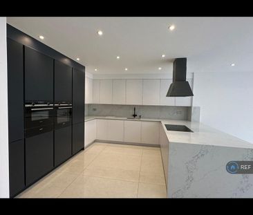 5 bedroom semi-detached house to rent - Photo 6