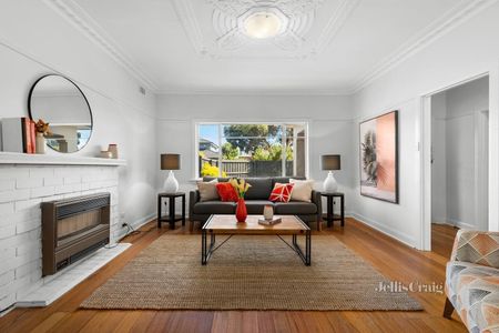 1/4 Valkstone Street, Bentleigh East - Photo 2