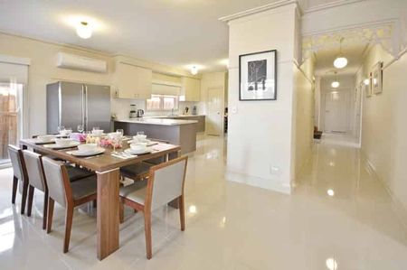 Room 8 (Non Ensuite) - Photo 2