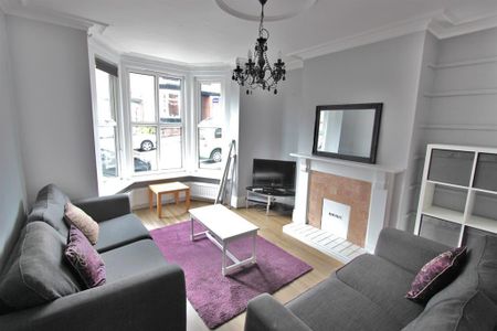 4 bedroom terraced house to rent - Photo 2
