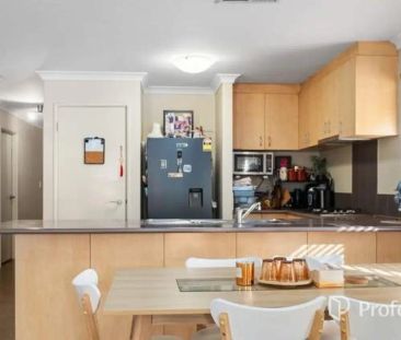 “Hammond Park Lifestyle Living!” - Photo 2