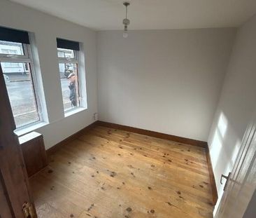 5 Donegall Avenue, Belfast, BT12 6LS - Photo 4