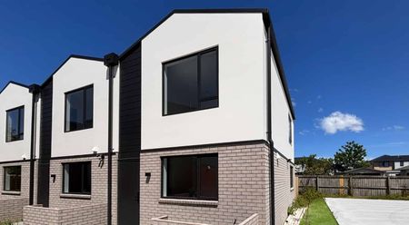 Sleek Two Bedroom Townhouse! - Photo 5