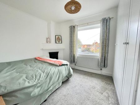 3 bedroom terraced house to rent - Photo 4