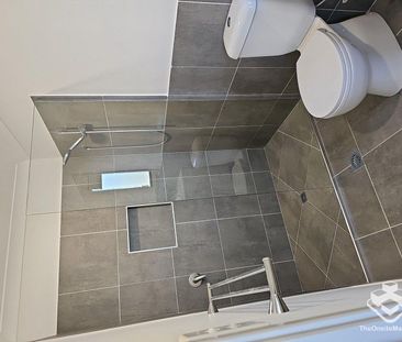 GREAT LOCATION-NEAR NEW FULLY DUCTED 3 BED 2 BATH TOWNHOUSE - Photo 5